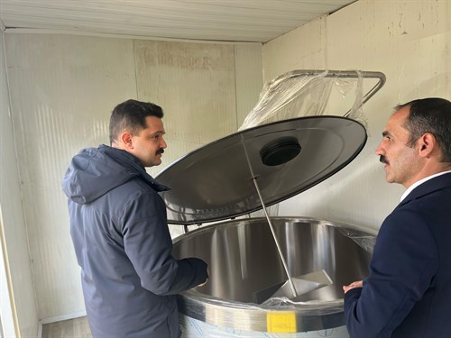Kaymakamımız Sayın Onur TİTİZ, "Sosyal Gelişmeyi Destekleme Programı" kapsamında ilçemizde gerçekleştirilen Süt Toplama Merkezlerini yerinde inceledi.